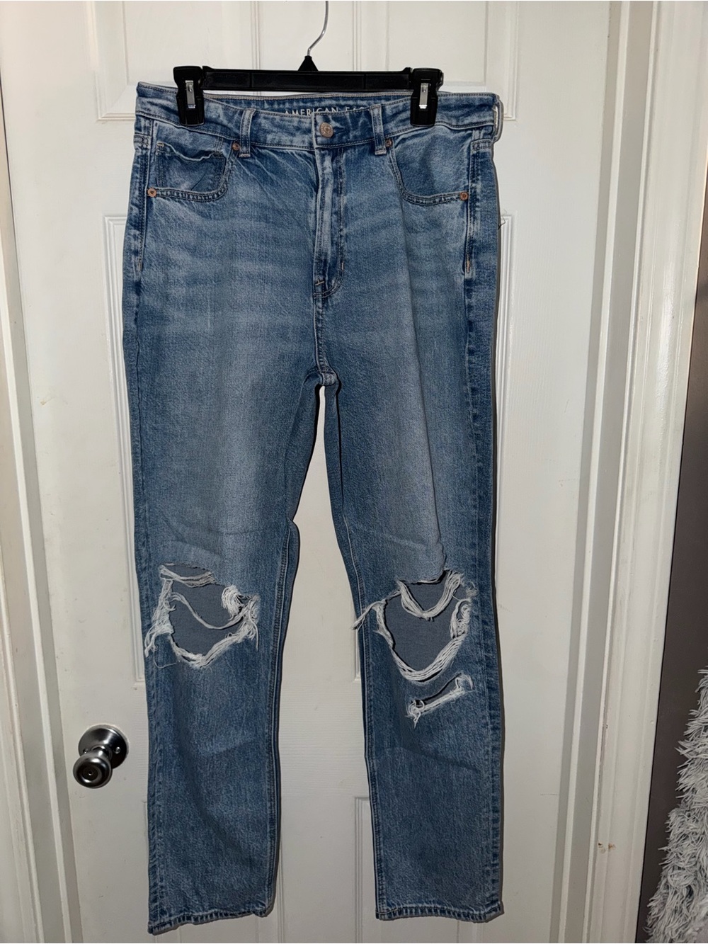 American Eagle Outfitters Light Blue Ripped Boyfriend Jeans